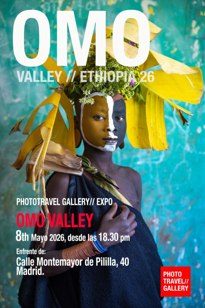 Cartel de la inauguración de la exposición OMO VALLEY.